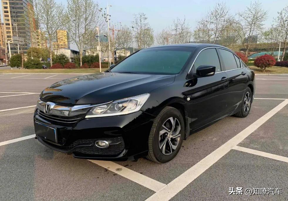 雅阁历代车型回顾，时光流转中的经典轿车🚗